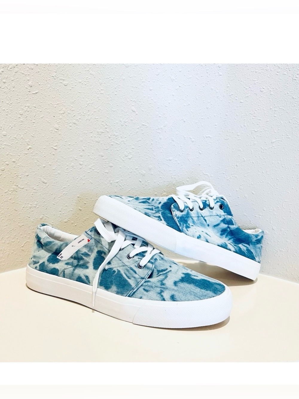 American Eagle Men’s Denim Tie Dye Sneakers Size 11 NEW